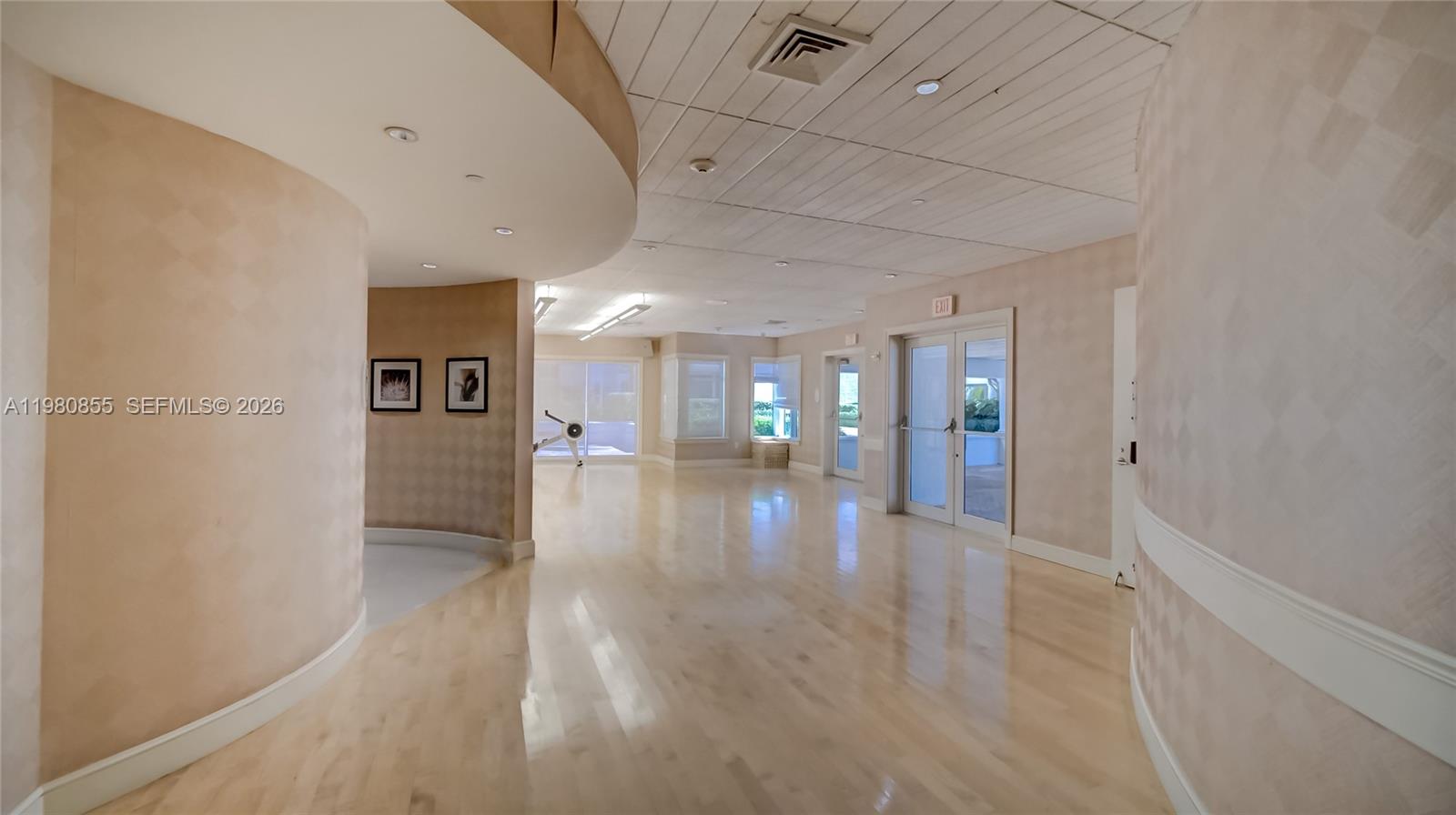 20000 E Country Club Dr #512, Aventura FL 33180