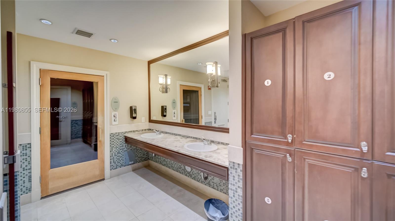 20000 E Country Club Dr #512, Aventura FL 33180