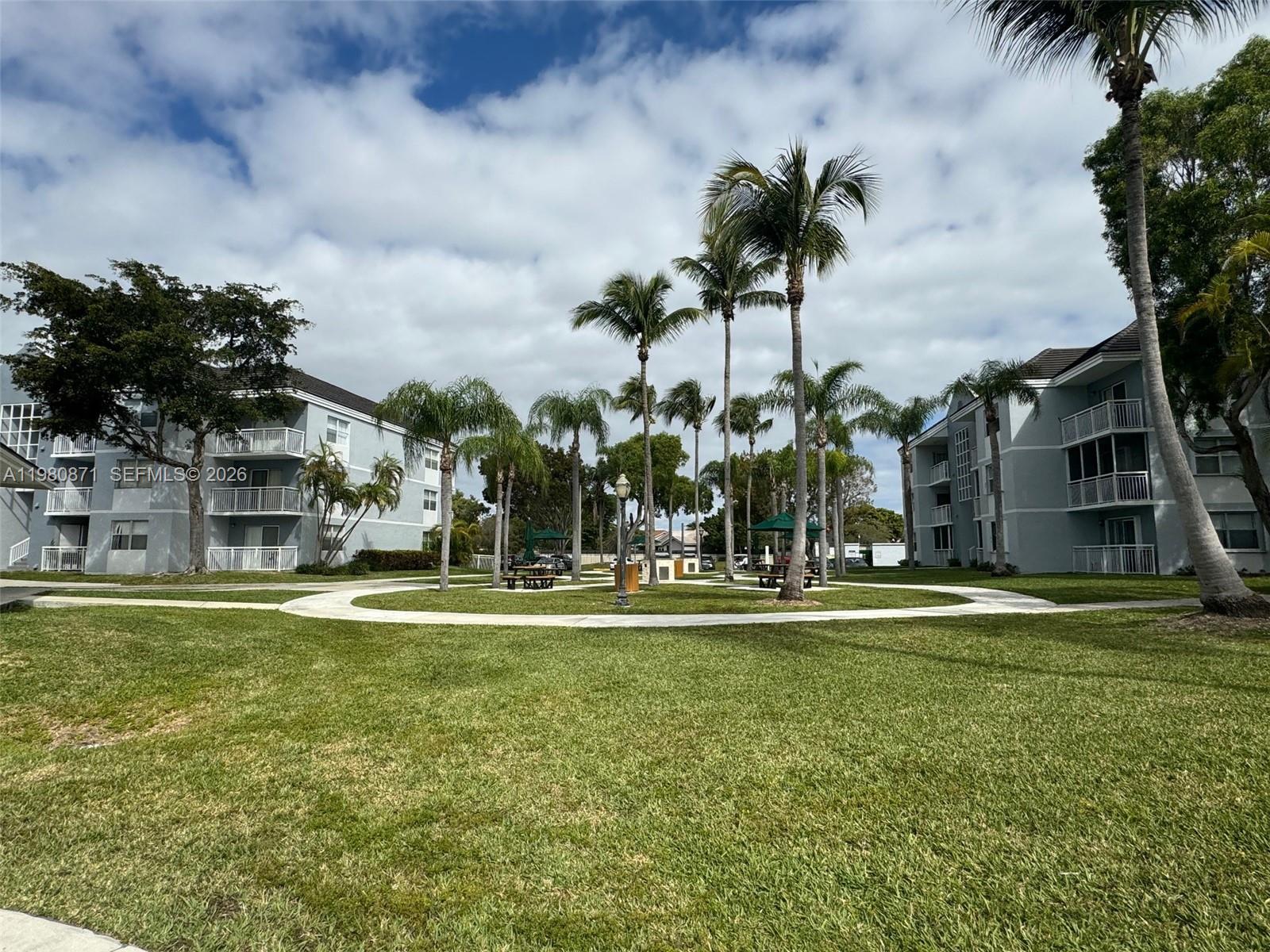 8560 SW 212th St #306, Cutler Bay FL 33189