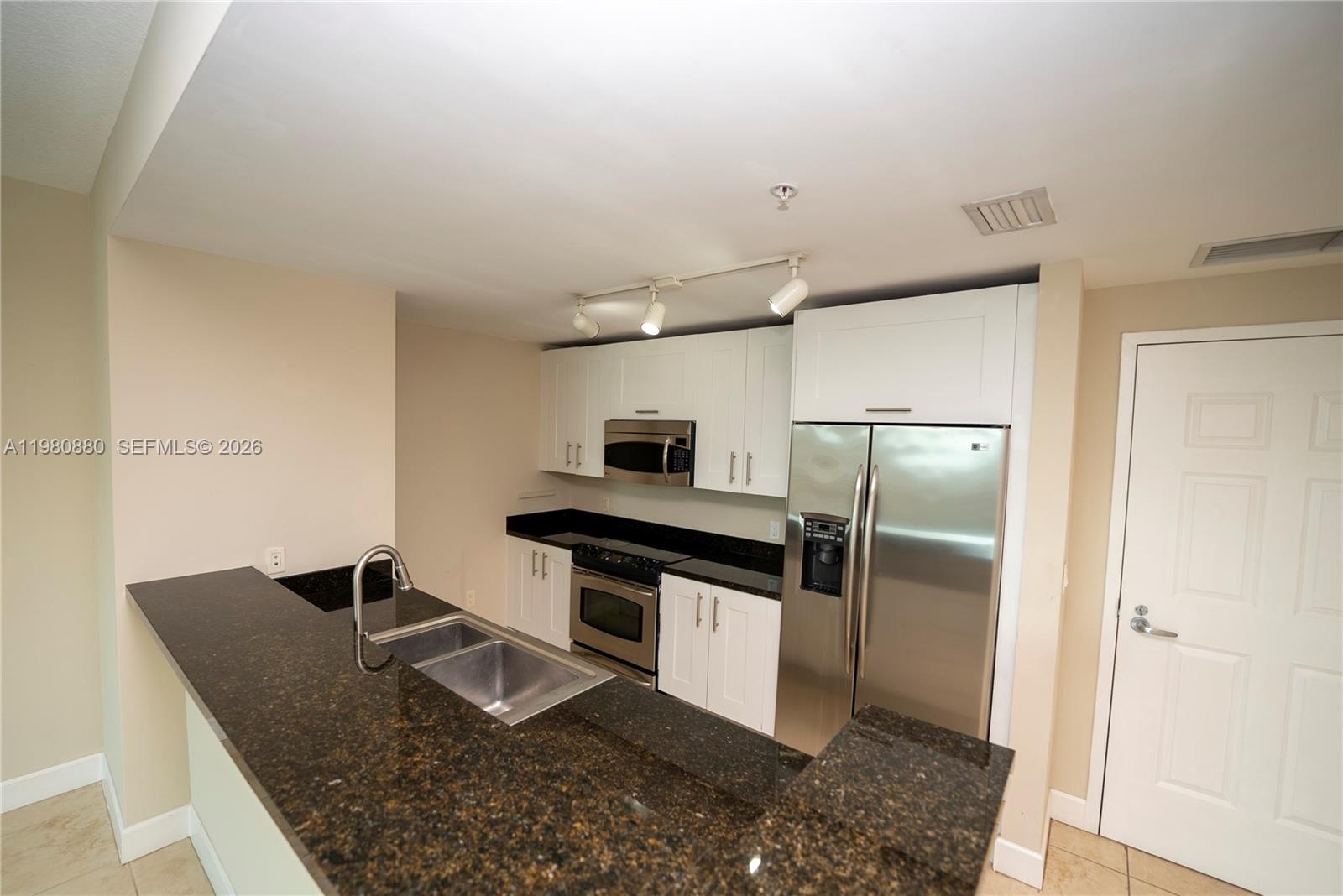 1300 Ponce De Leon Blvd #808, Coral Gables FL 33134
