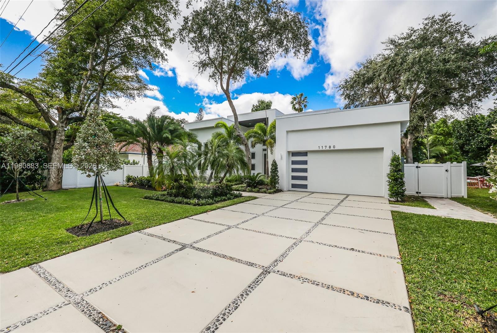 11780 NE 8th Ave, Biscayne Park FL 33161