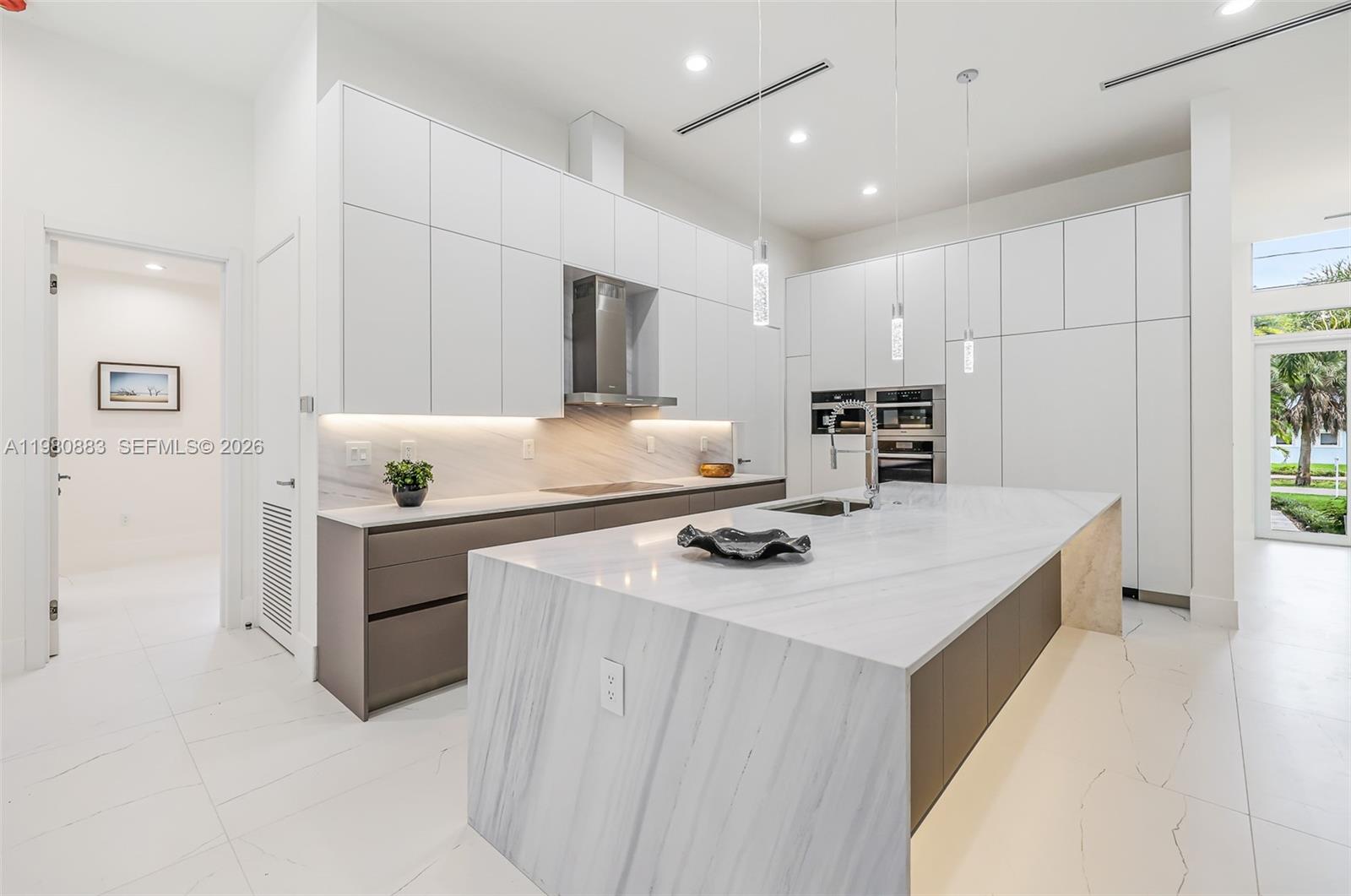 11780 NE 8th Ave, Biscayne Park FL 33161