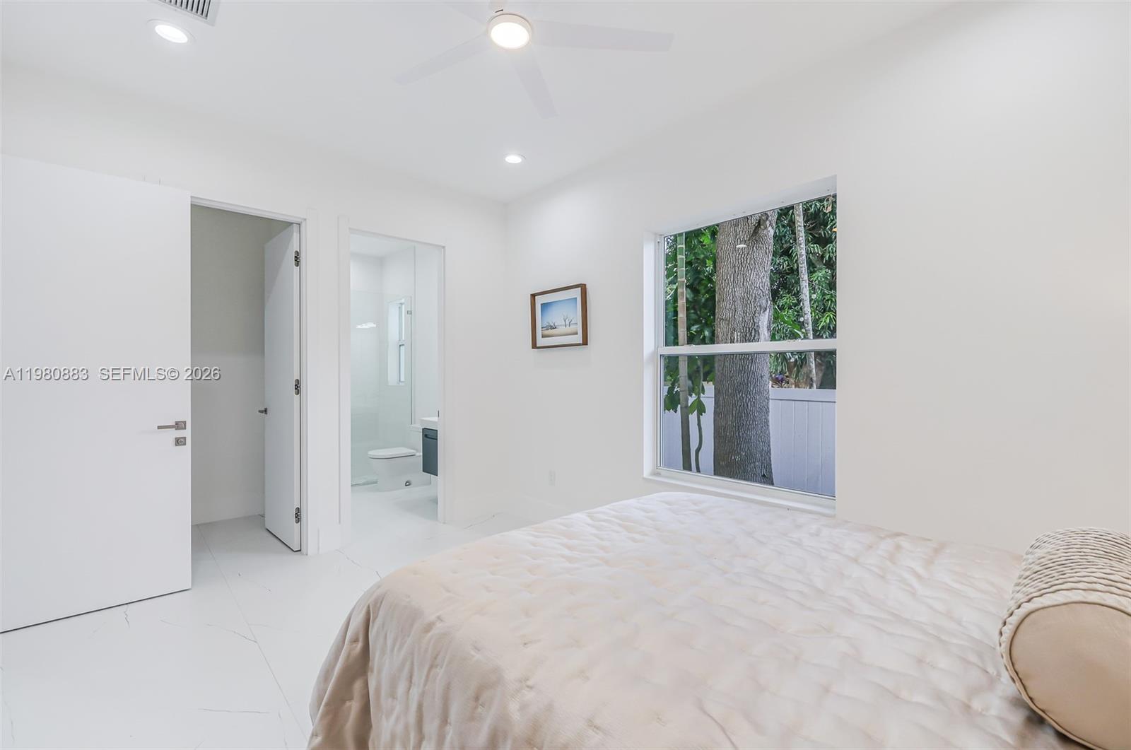 11780 NE 8th Ave, Biscayne Park FL 33161