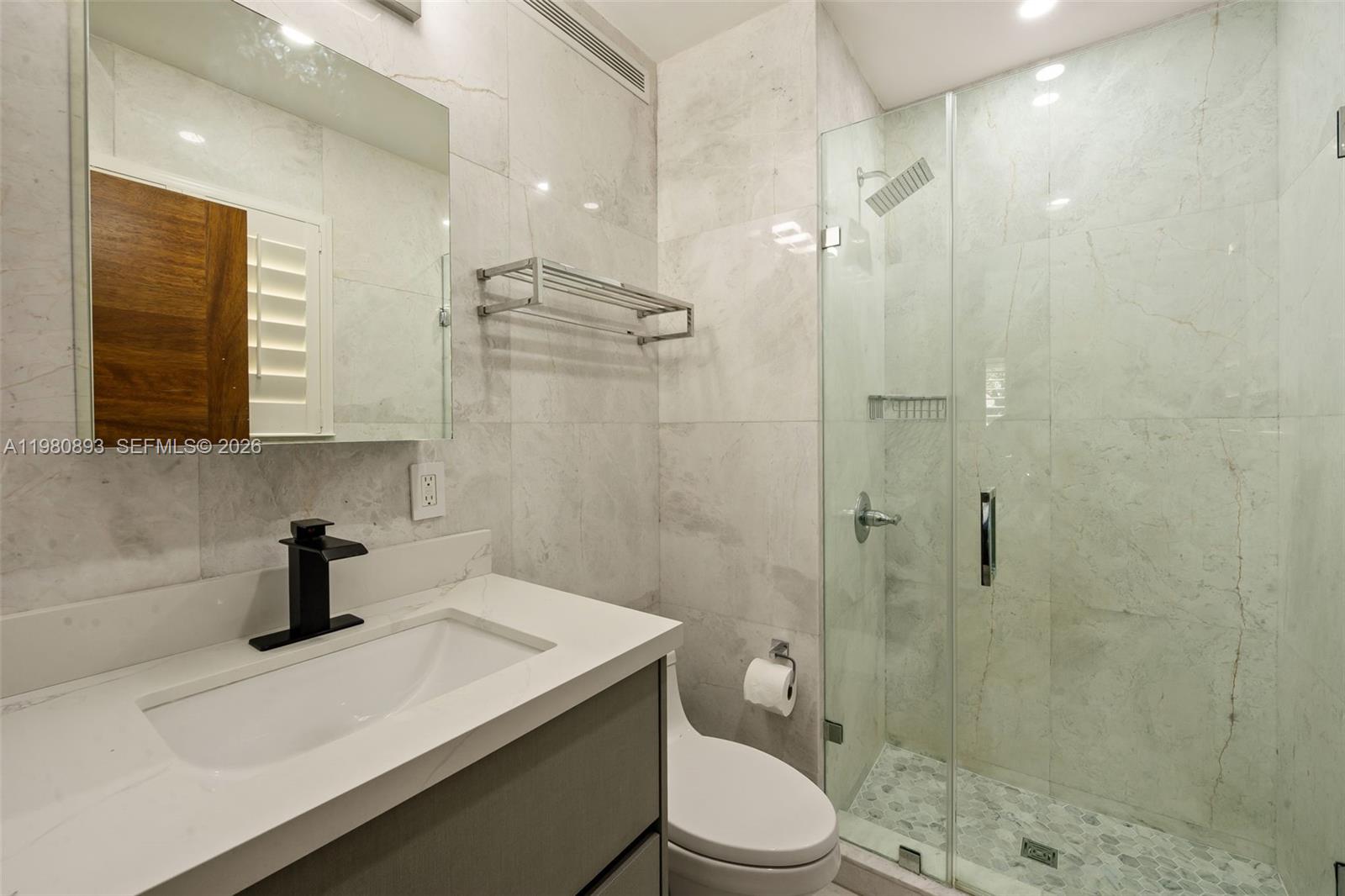 865 W 47th St, Miami Beach FL 33140