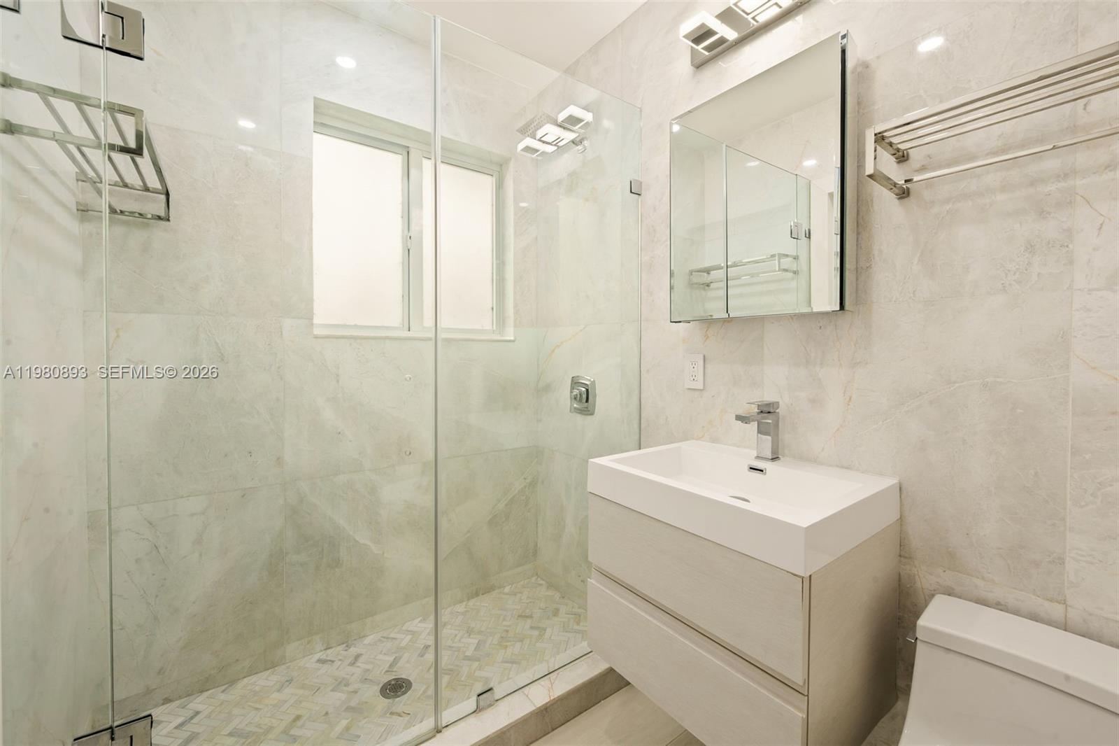865 W 47th St, Miami Beach FL 33140