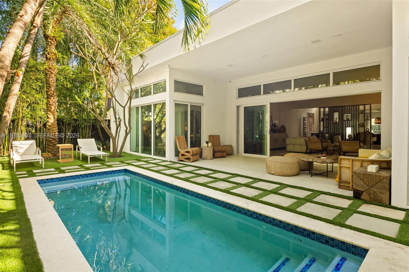 865 W 47th St, Miami Beach FL 33140
