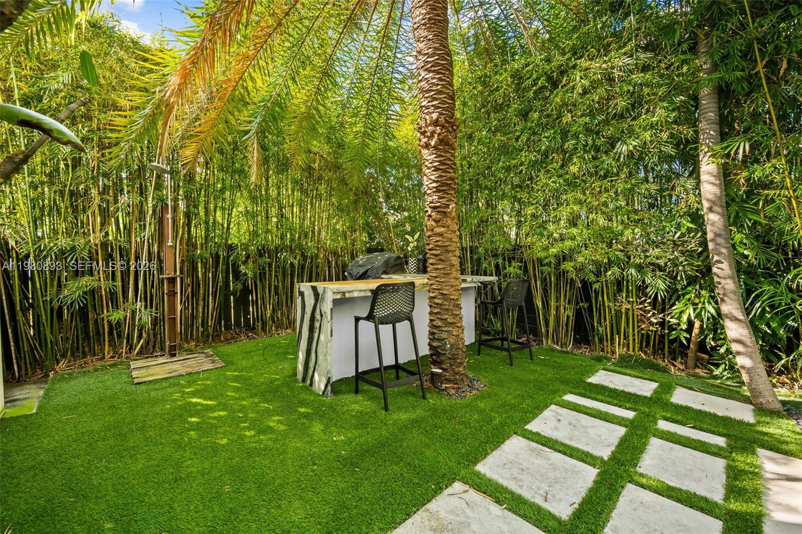 865 W 47th St, Miami Beach FL 33140