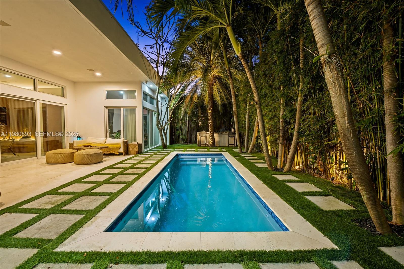 865 W 47th St, Miami Beach FL 33140