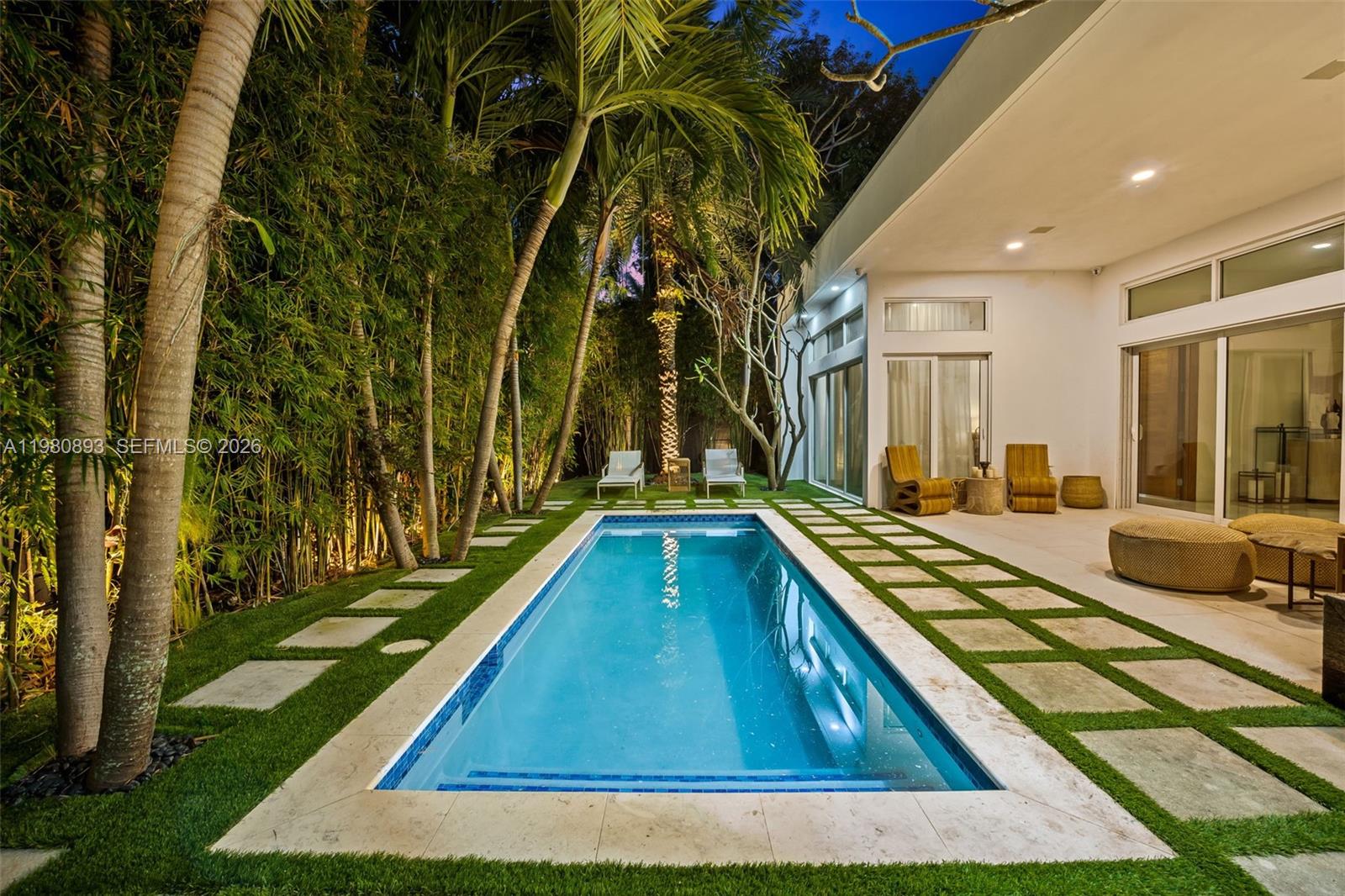 865 W 47th St, Miami Beach FL 33140