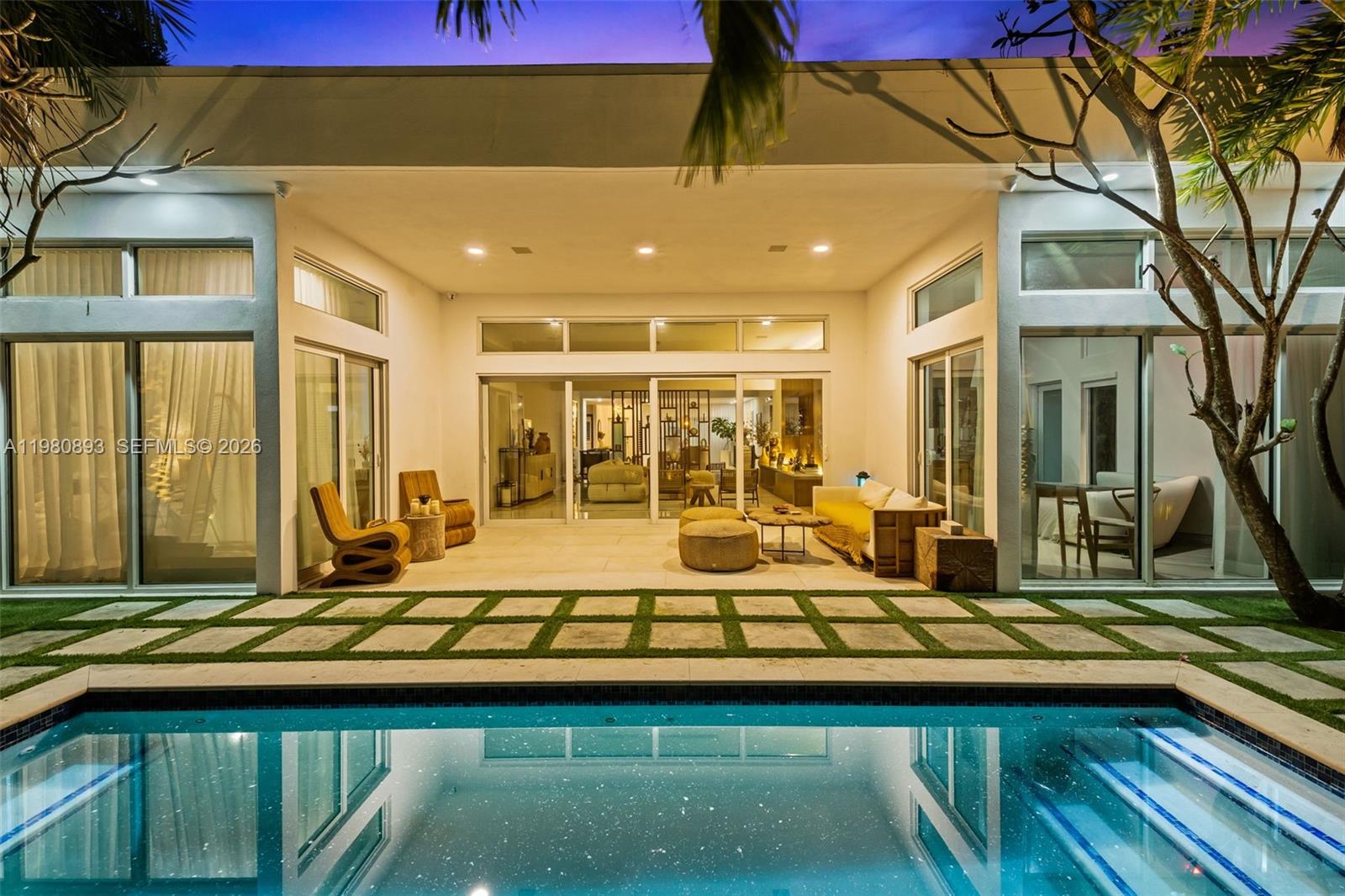 865 W 47th St, Miami Beach FL 33140