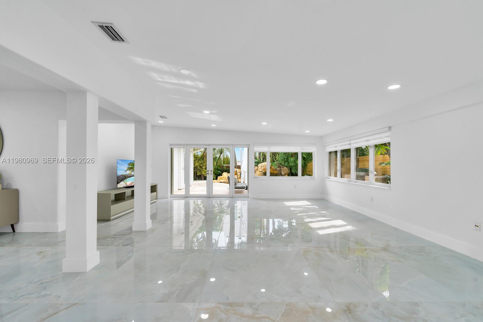 200 N Hibiscus Dr, Miami Beach FL 33139