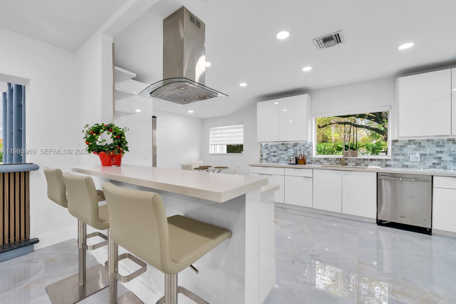 200 N Hibiscus Dr, Miami Beach FL 33139