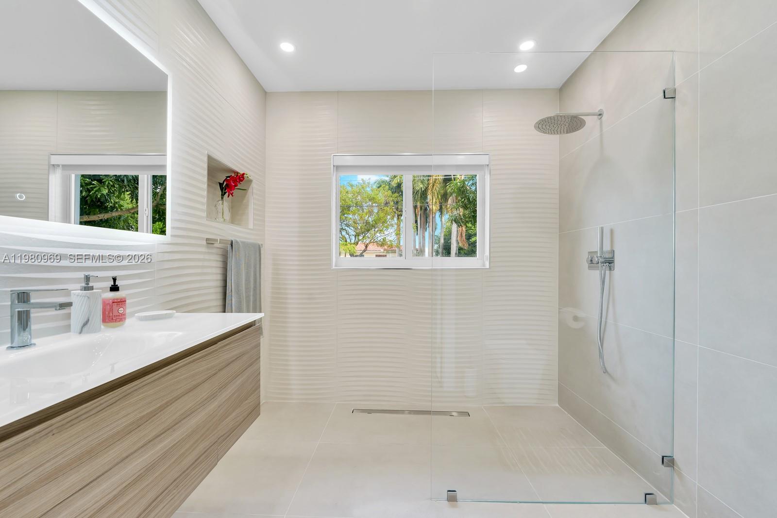 200 N Hibiscus Dr, Miami Beach FL 33139