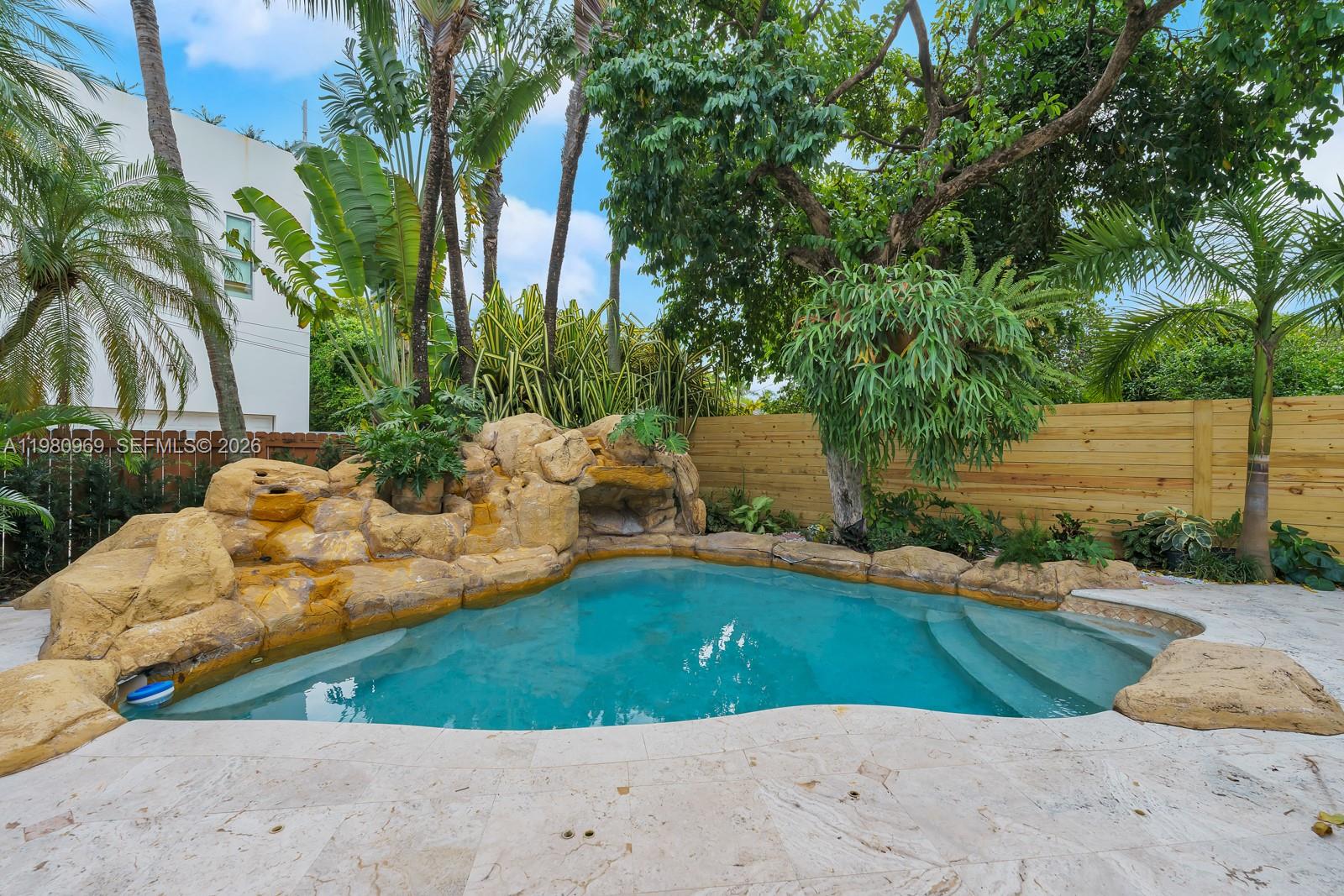 200 N Hibiscus Dr, Miami Beach FL 33139