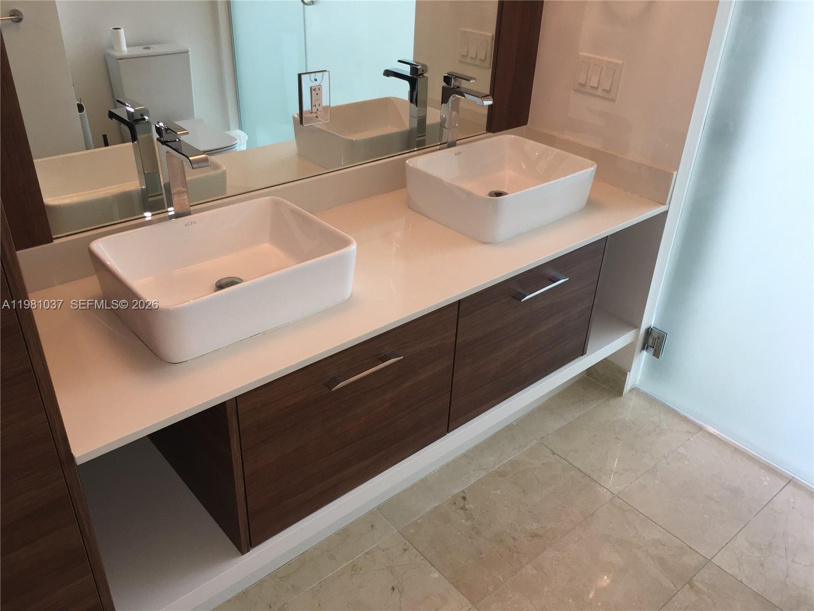 601 NE 27th St #1906, Miami FL 33137