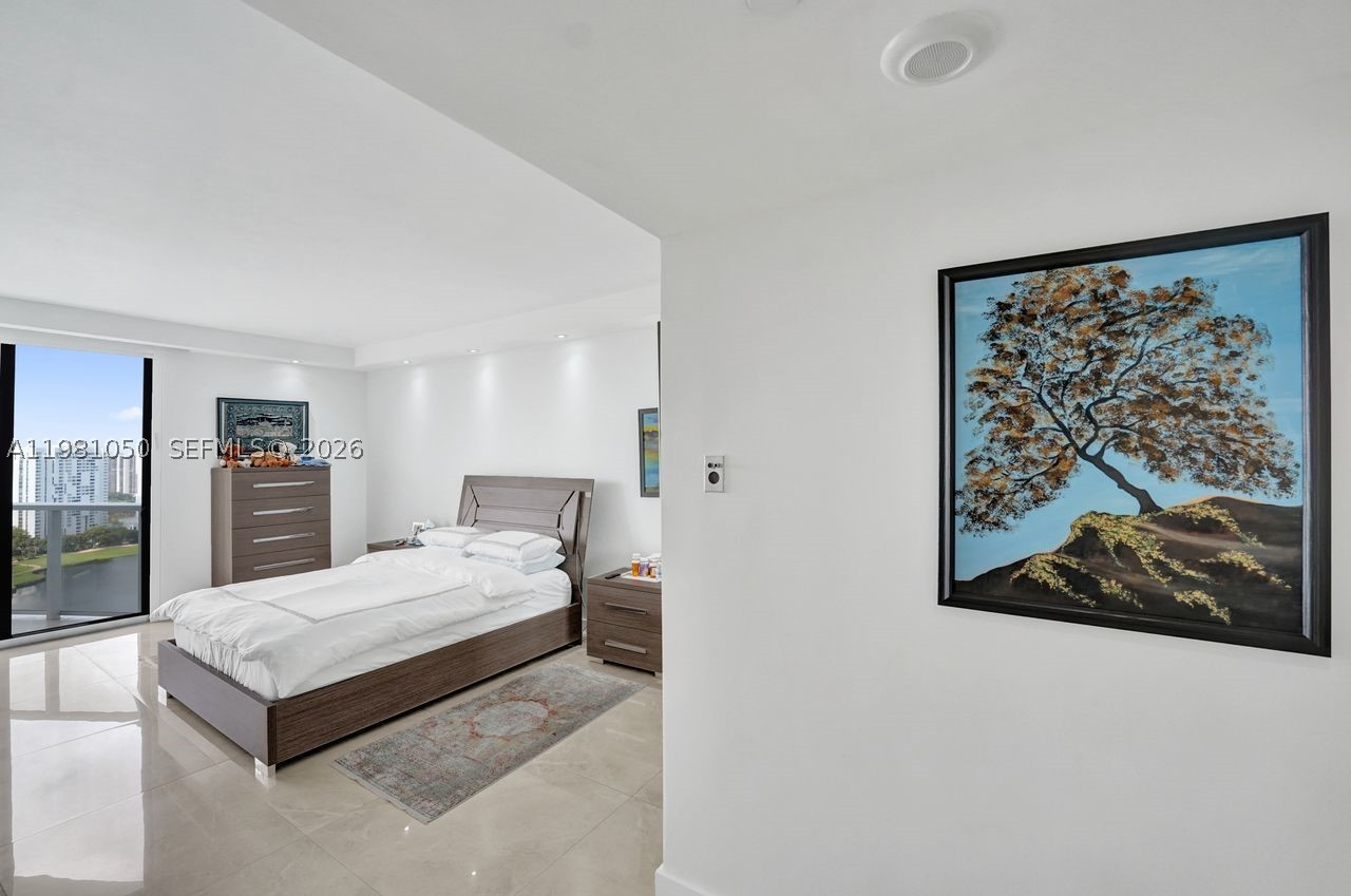 20281 E Country Club Dr #2209, Aventura FL 33180