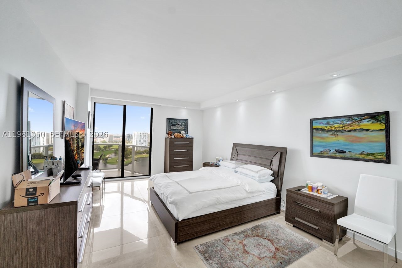 20281 E Country Club Dr #2209, Aventura FL 33180