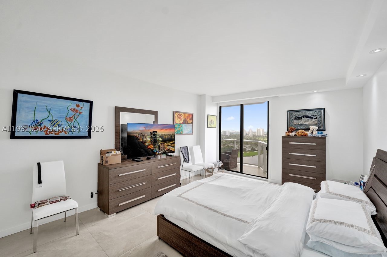 20281 E Country Club Dr #2209, Aventura FL 33180