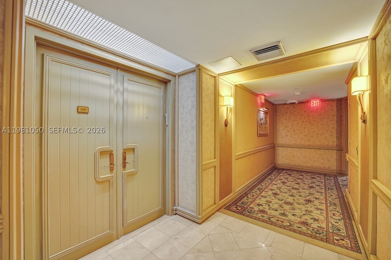 20281 E Country Club Dr #2209, Aventura FL 33180
