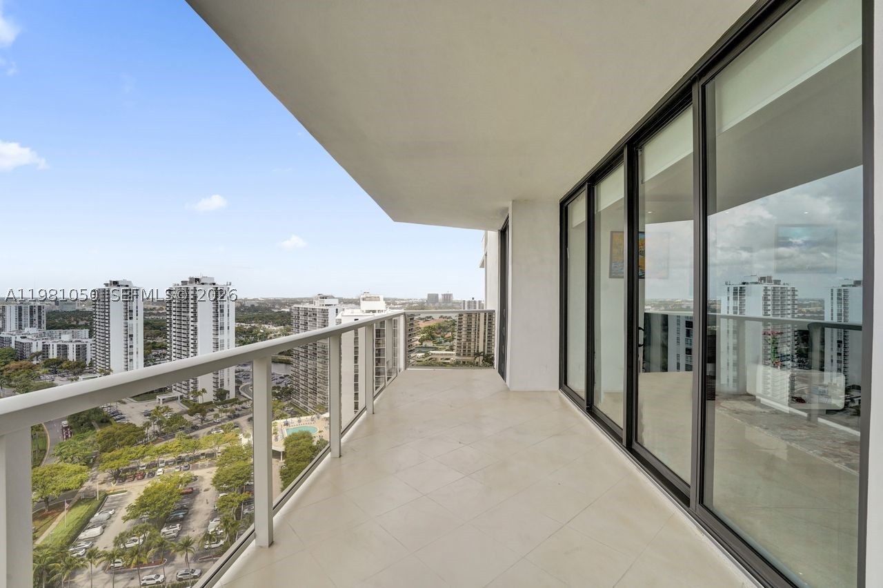 20281 E Country Club Dr #2209, Aventura FL 33180