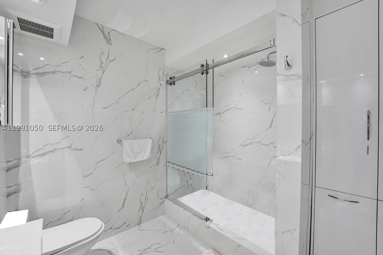 20281 E Country Club Dr #2209, Aventura FL 33180