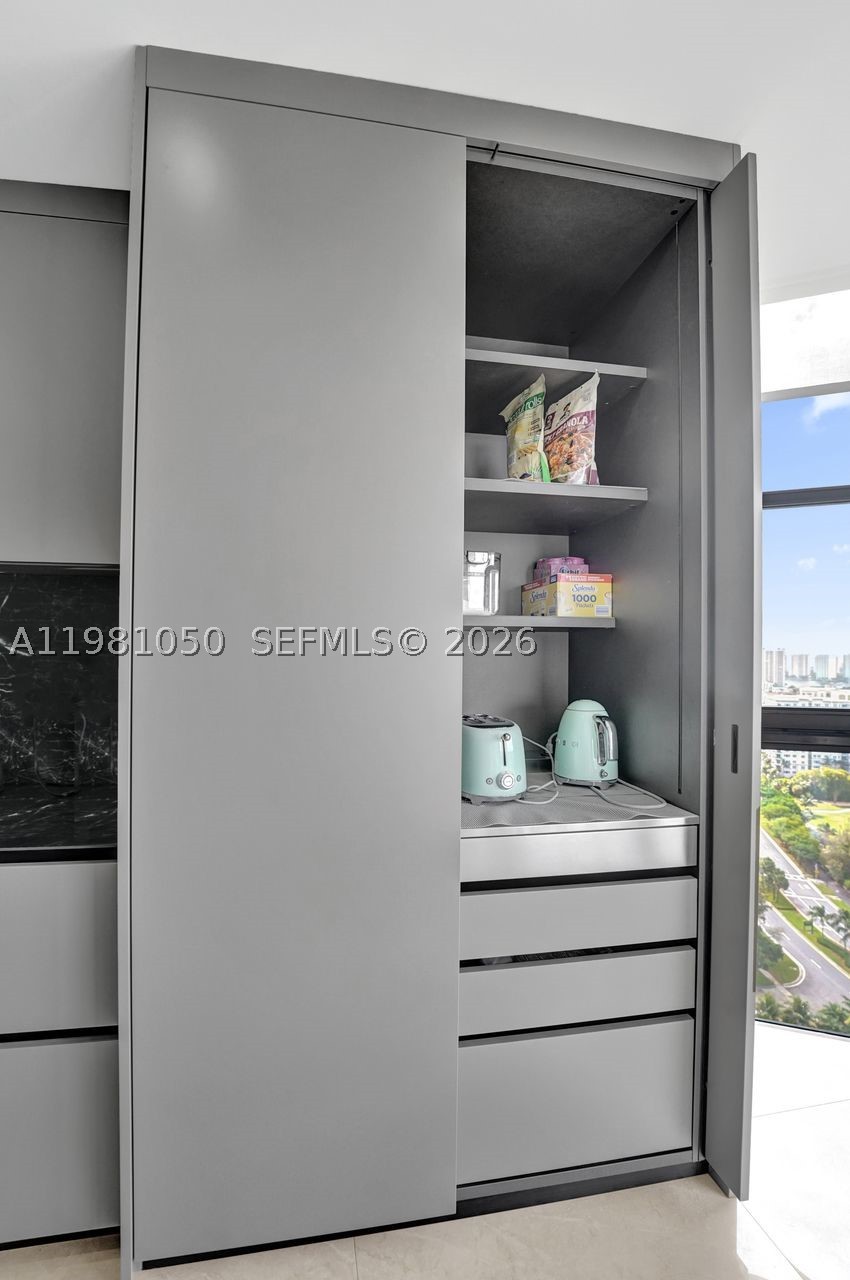 20281 E Country Club Dr #2209, Aventura FL 33180