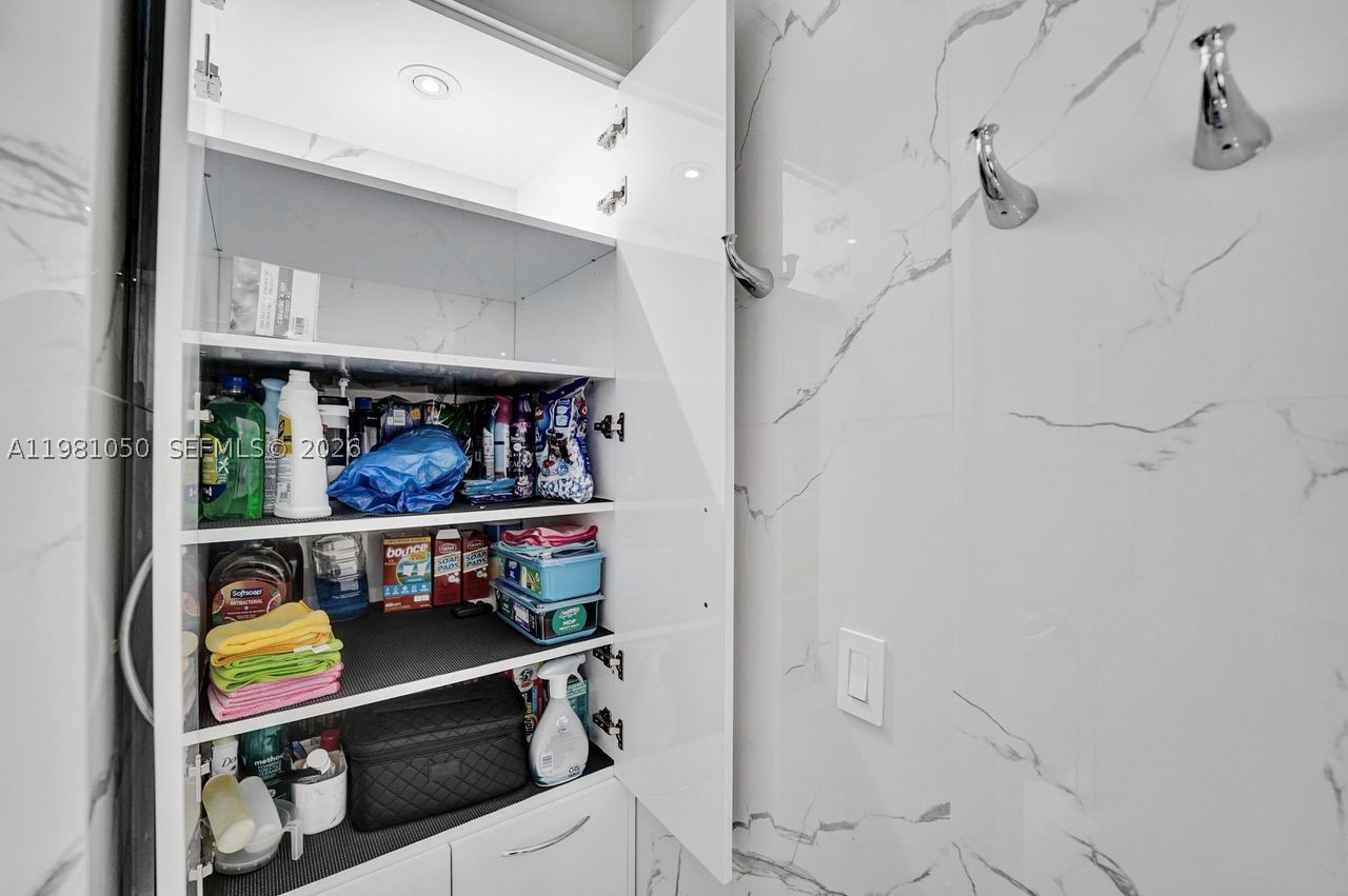 20281 E Country Club Dr #2209, Aventura FL 33180