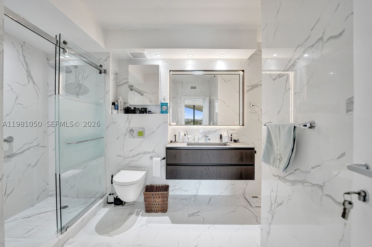 20281 E Country Club Dr #2209, Aventura FL 33180