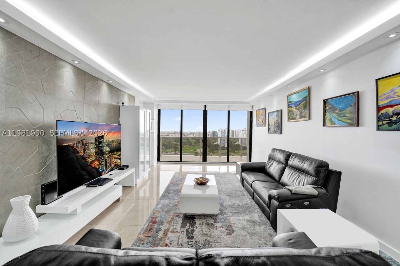 20281 E Country Club Dr #2209, Aventura FL 33180