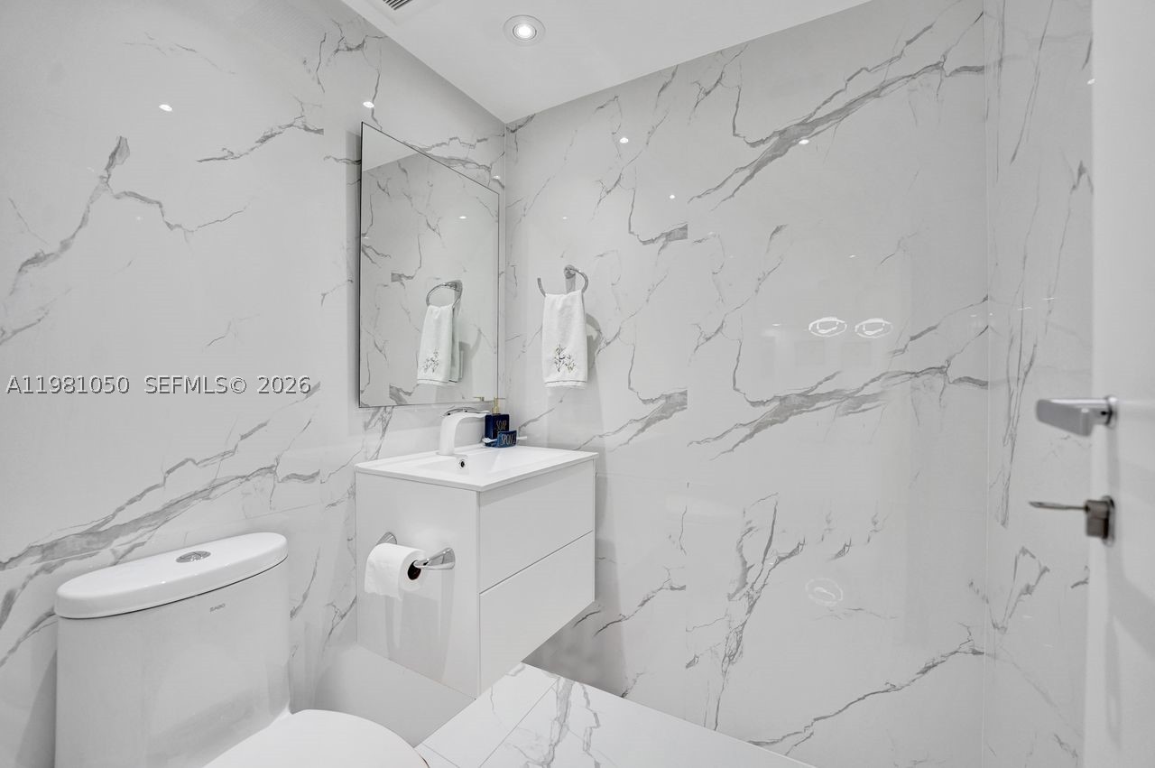 20281 E Country Club Dr #2209, Aventura FL 33180