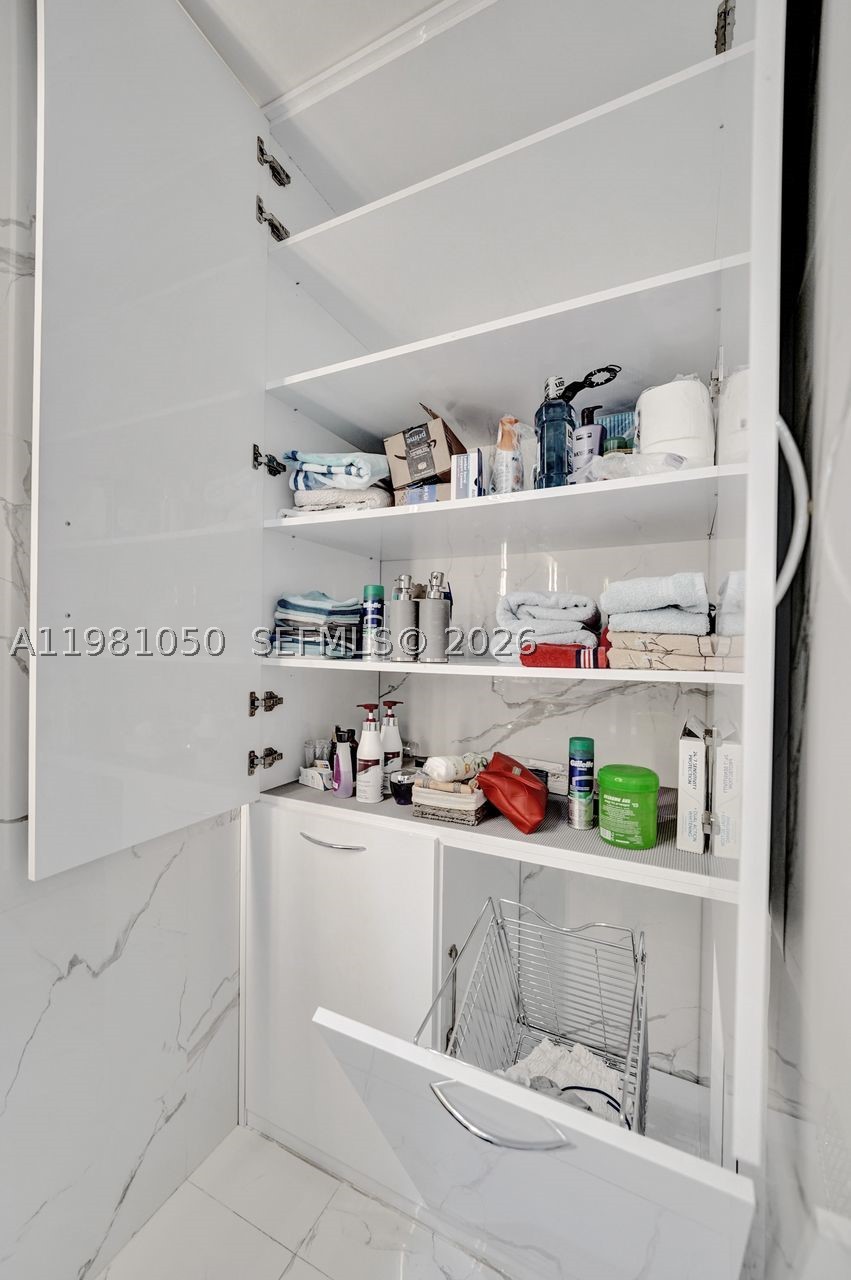 20281 E Country Club Dr #2209, Aventura FL 33180