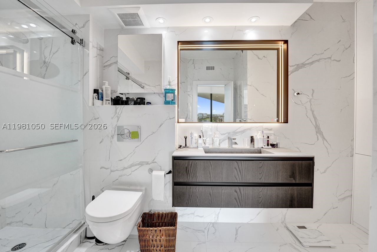 20281 E Country Club Dr #2209, Aventura FL 33180