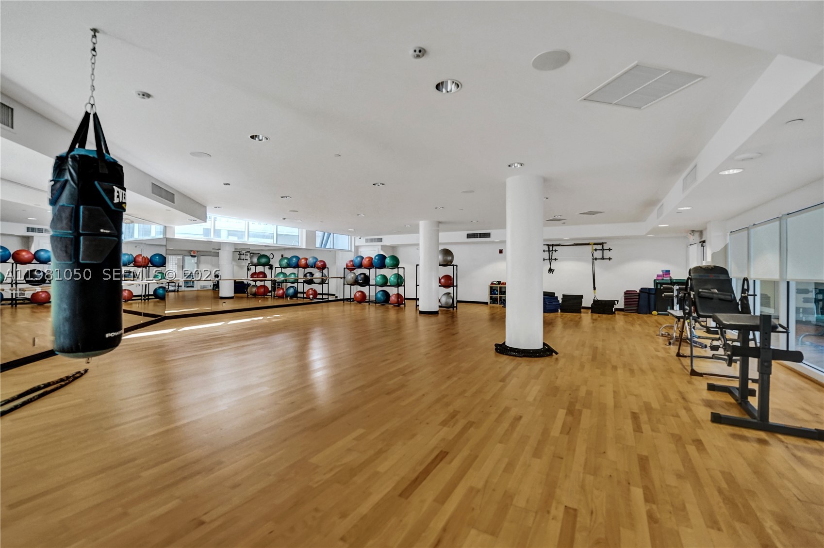 20281 E Country Club Dr #2209, Aventura FL 33180