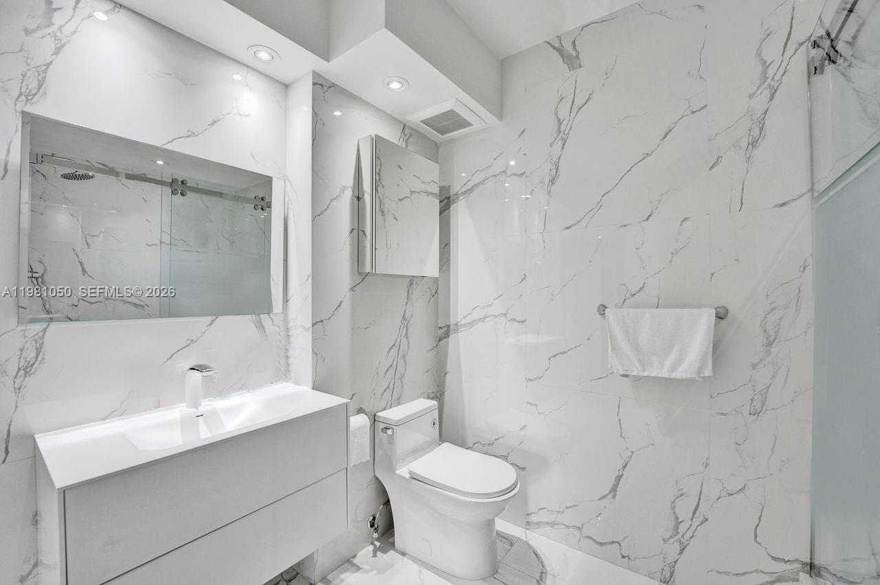 20281 E Country Club Dr #2209, Aventura FL 33180