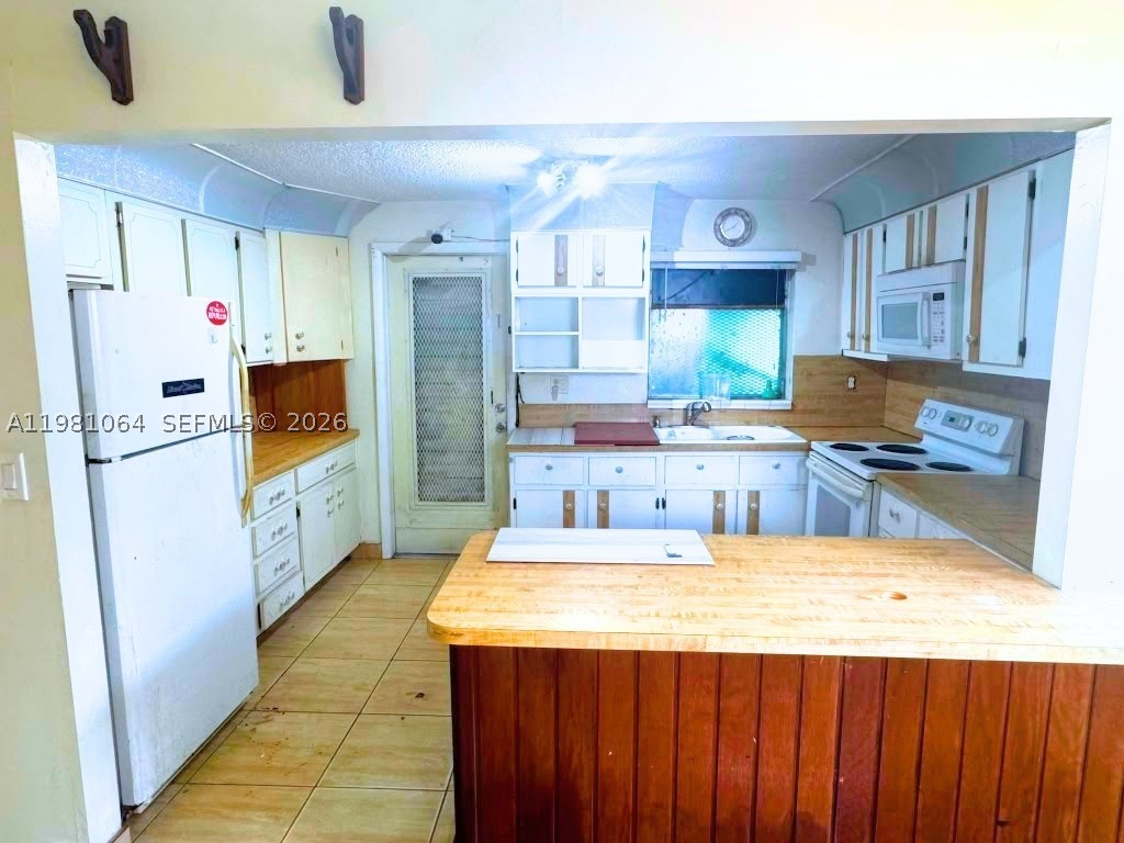 3250 NW 14th Ter, Miami FL 33125