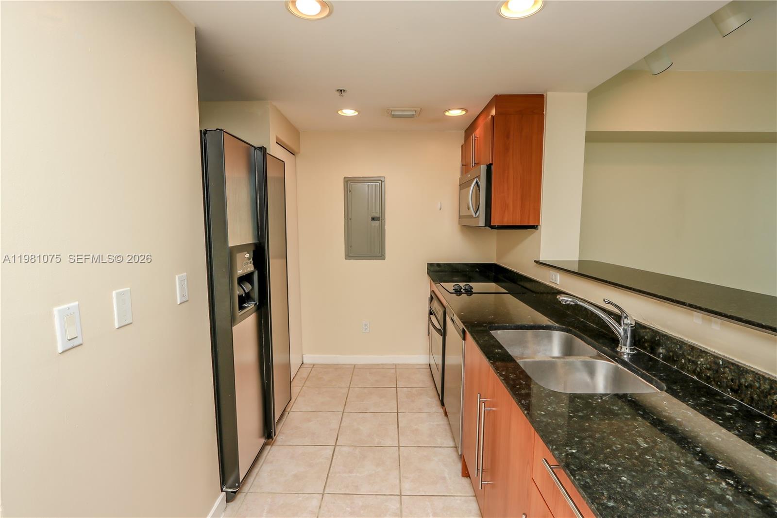 325 S Biscayne Blvd #1220, Miami FL 33131
