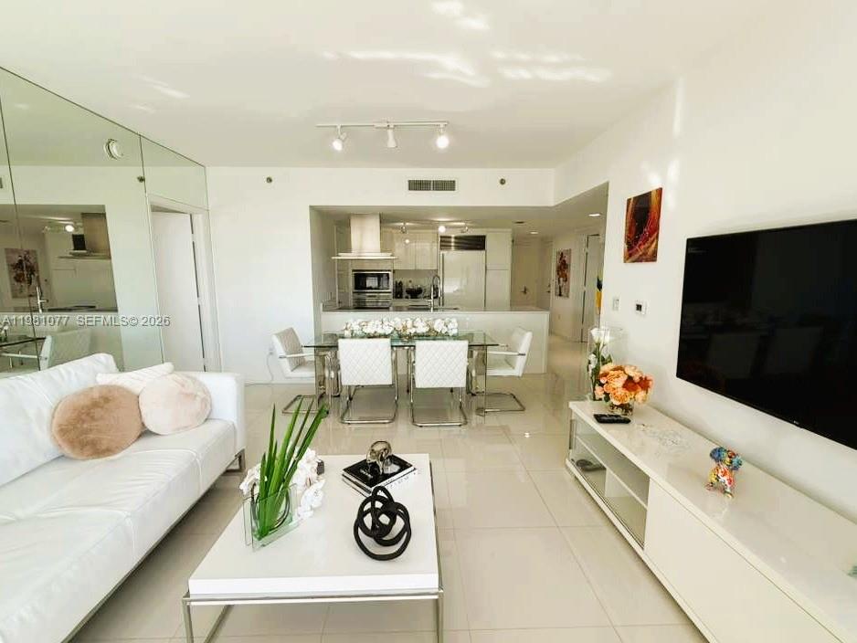 495 Brickell Ave #511, Miami FL 33131