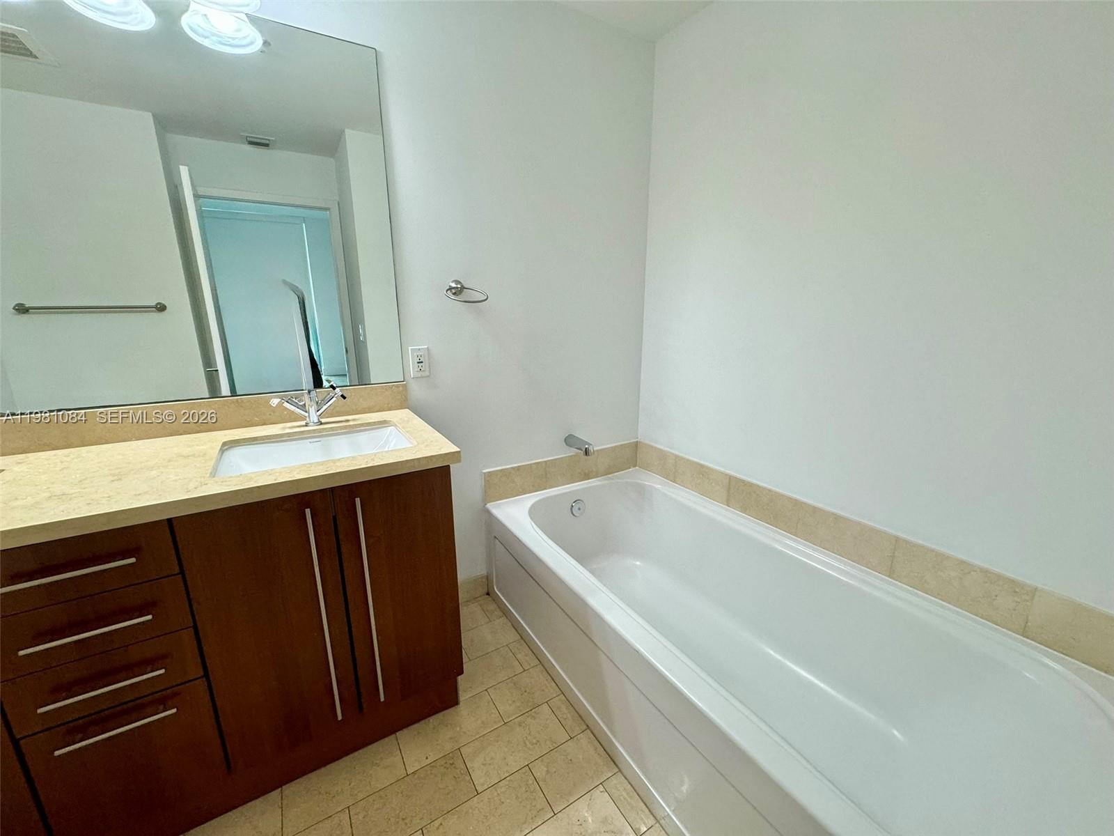 79 SW 12th St #3309-S, Miami FL 33130