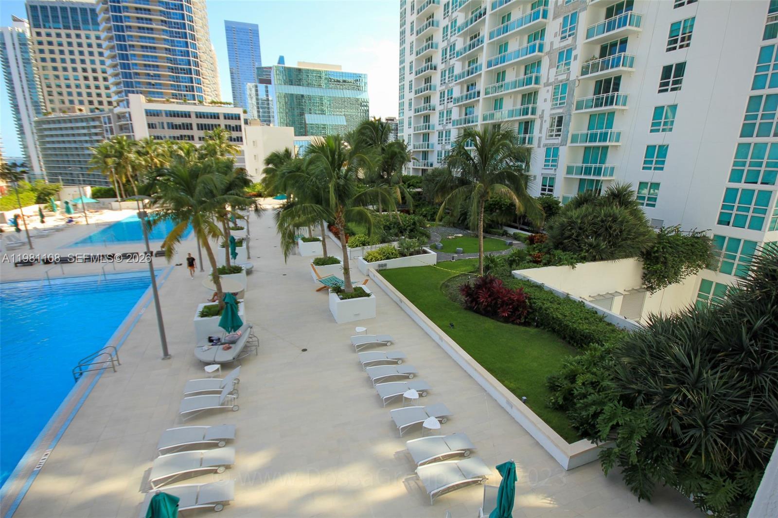 950 Brickell Bay Dr #1207, Miami FL 33131