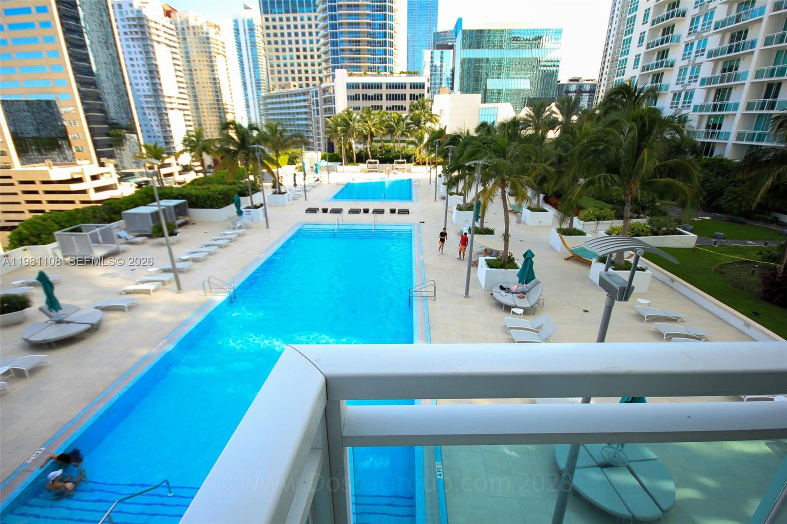 950 Brickell Bay Dr #1207, Miami FL 33131