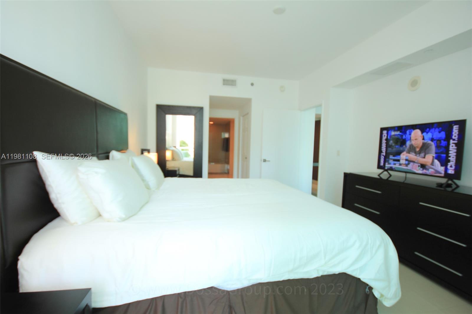 950 Brickell Bay Dr #1207, Miami FL 33131