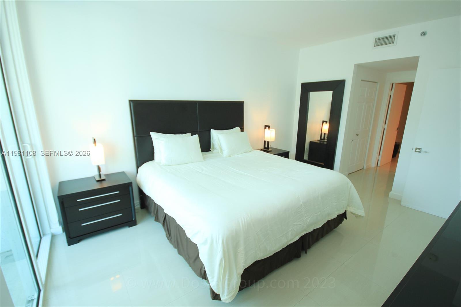 950 Brickell Bay Dr #1207, Miami FL 33131