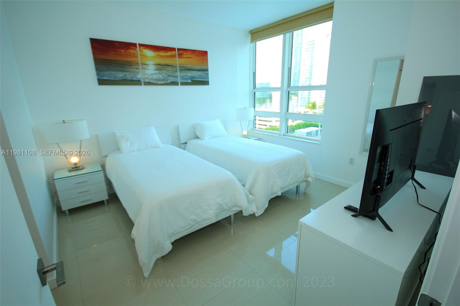 950 Brickell Bay Dr #1207, Miami FL 33131