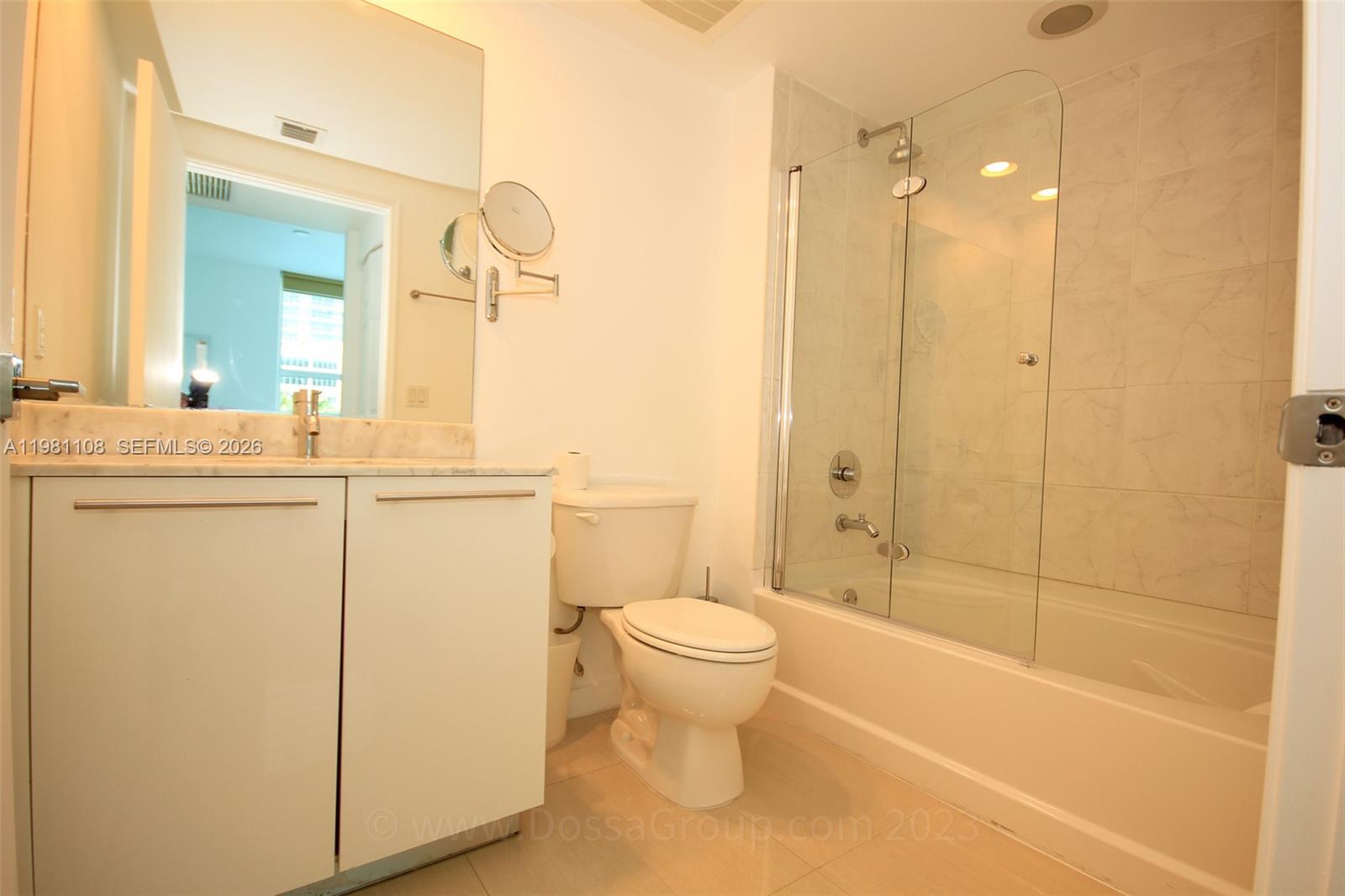 950 Brickell Bay Dr #1207, Miami FL 33131