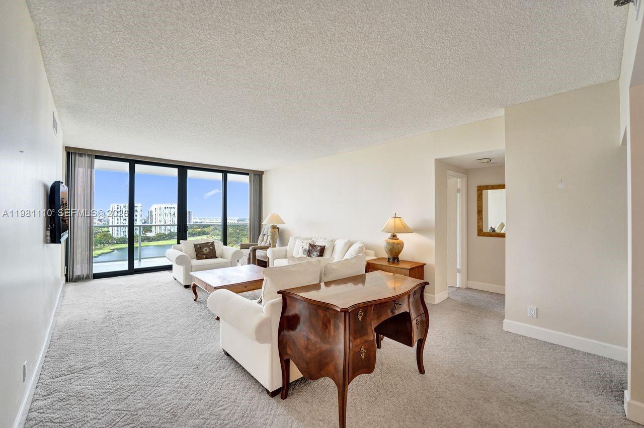 20281 E Country Club Dr #1703, Aventura FL 33180