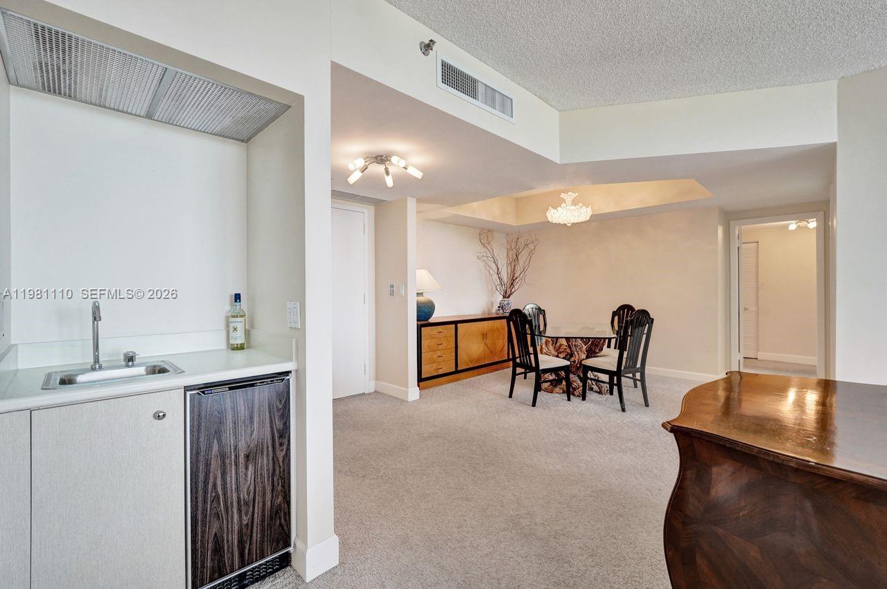20281 E Country Club Dr #1703, Aventura FL 33180
