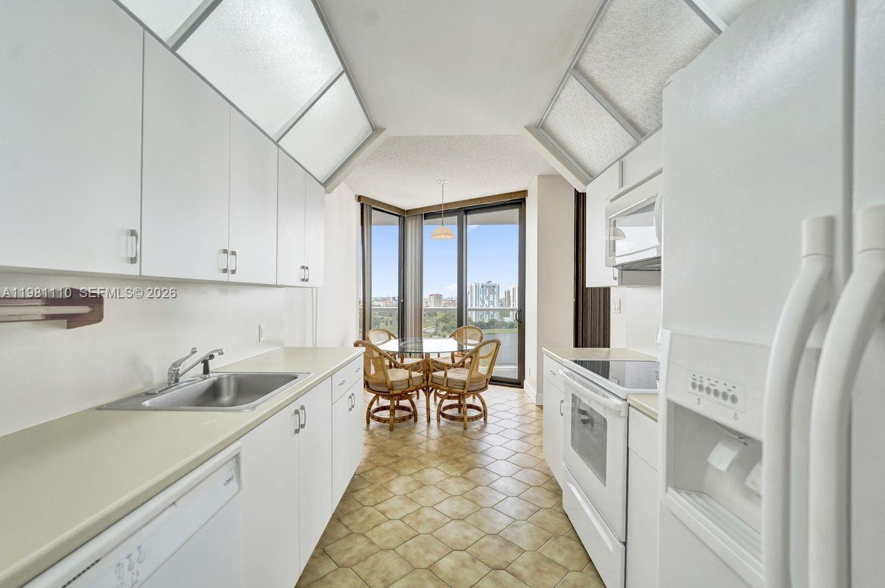 20281 E Country Club Dr #1703, Aventura FL 33180