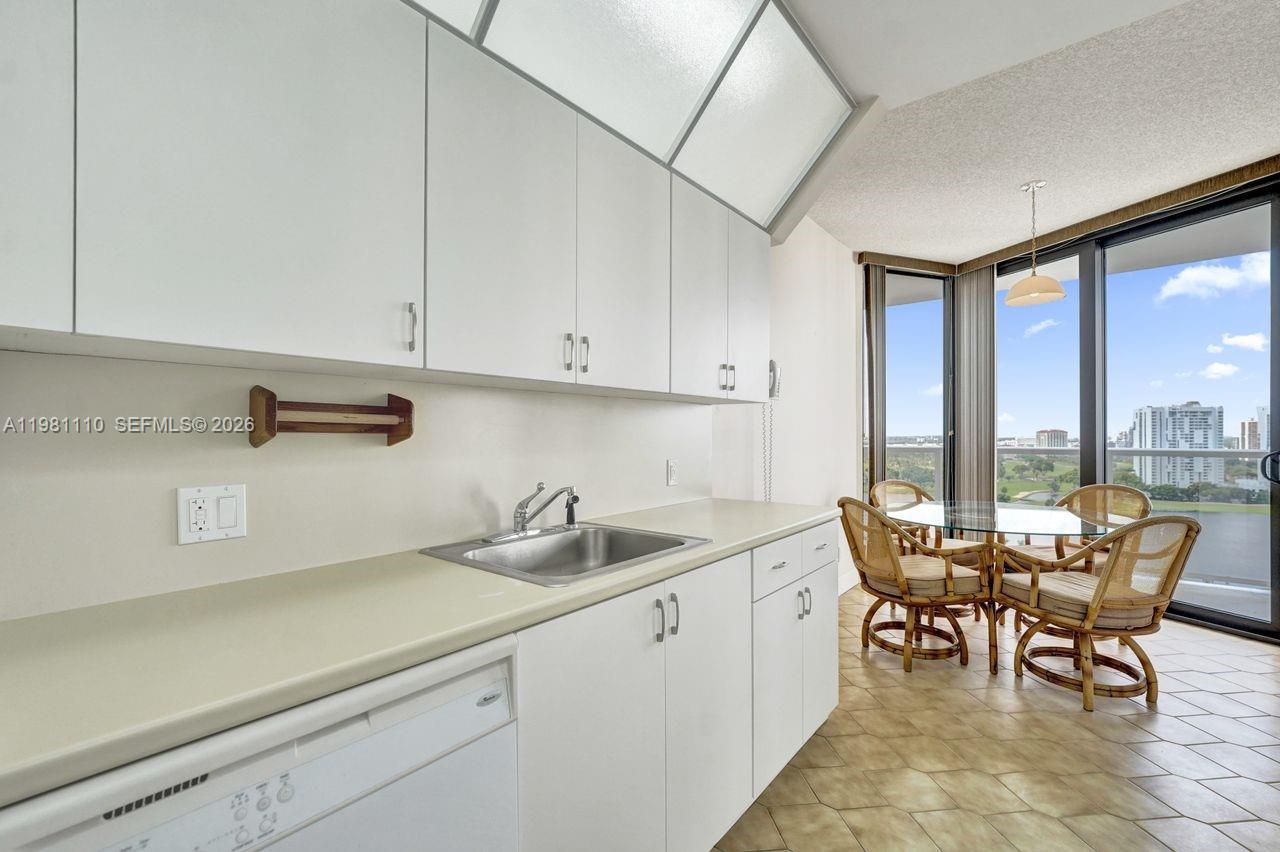20281 E Country Club Dr #1703, Aventura FL 33180