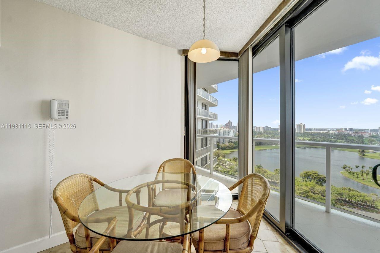 20281 E Country Club Dr #1703, Aventura FL 33180