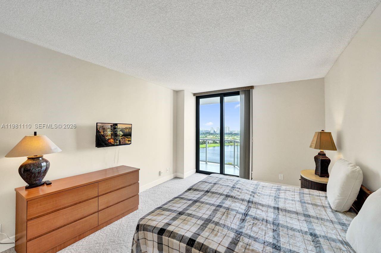 20281 E Country Club Dr #1703, Aventura FL 33180